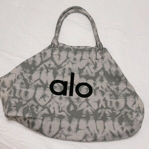Alo yoga bag
